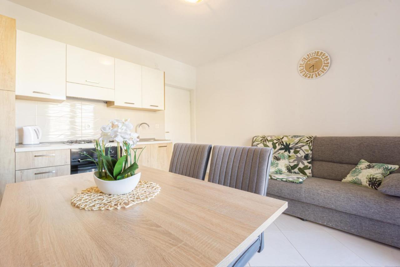 Apartment And Room Bacic ميتغنا المظهر الخارجي الصورة
