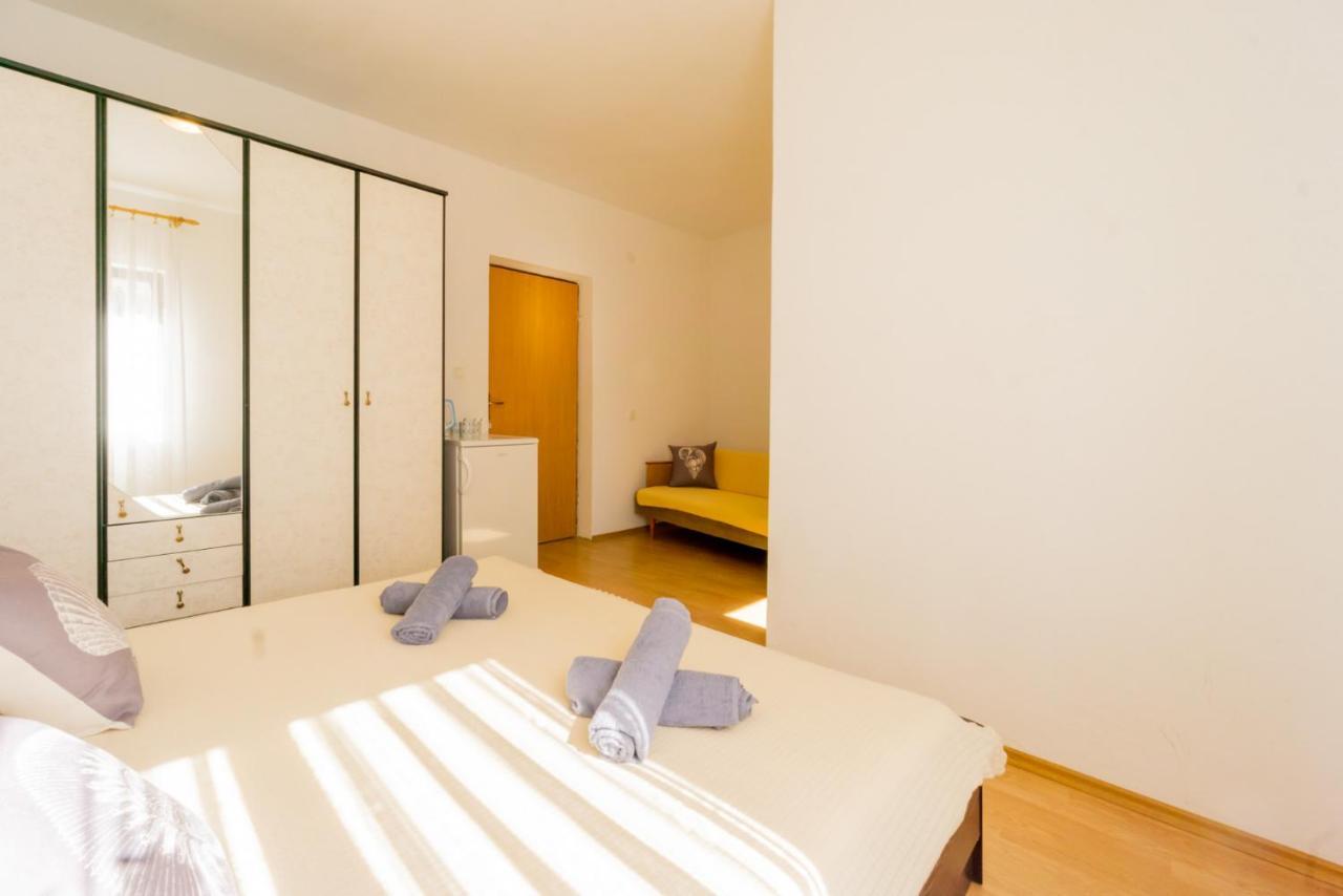 Apartment And Room Bacic ميتغنا المظهر الخارجي الصورة
