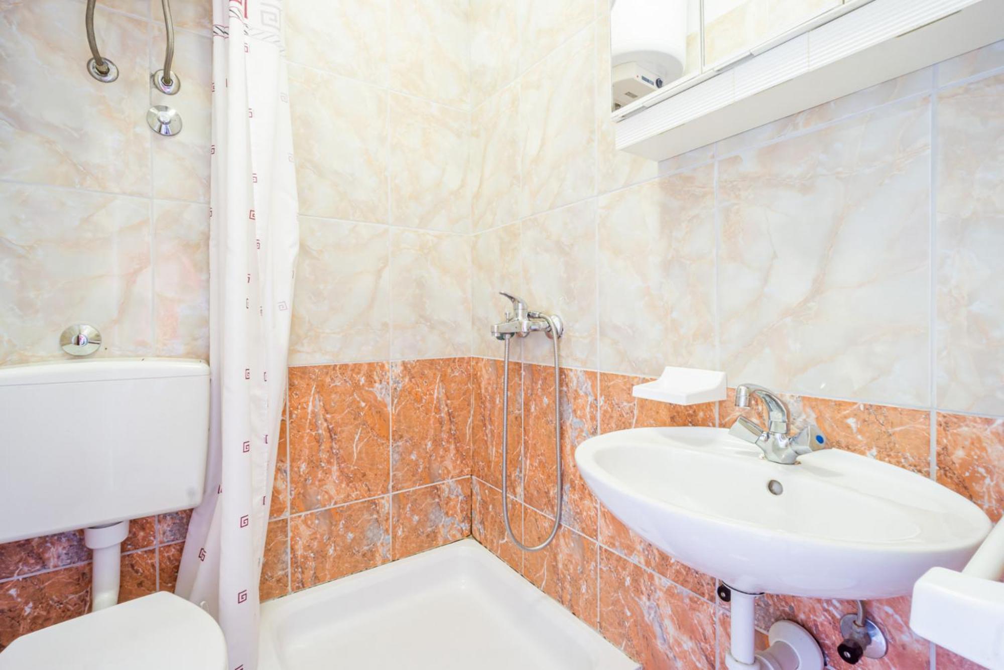 Apartment And Room Bacic ميتغنا الغرفة الصورة