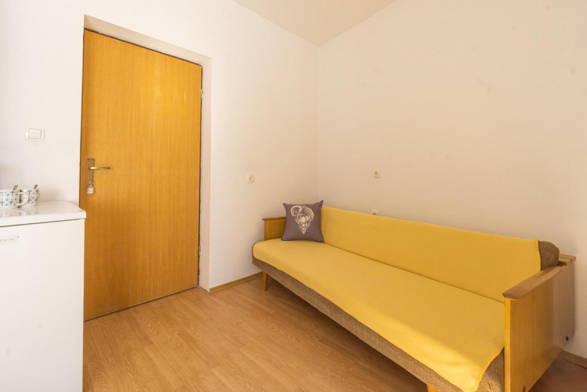 Apartment And Room Bacic ميتغنا الغرفة الصورة