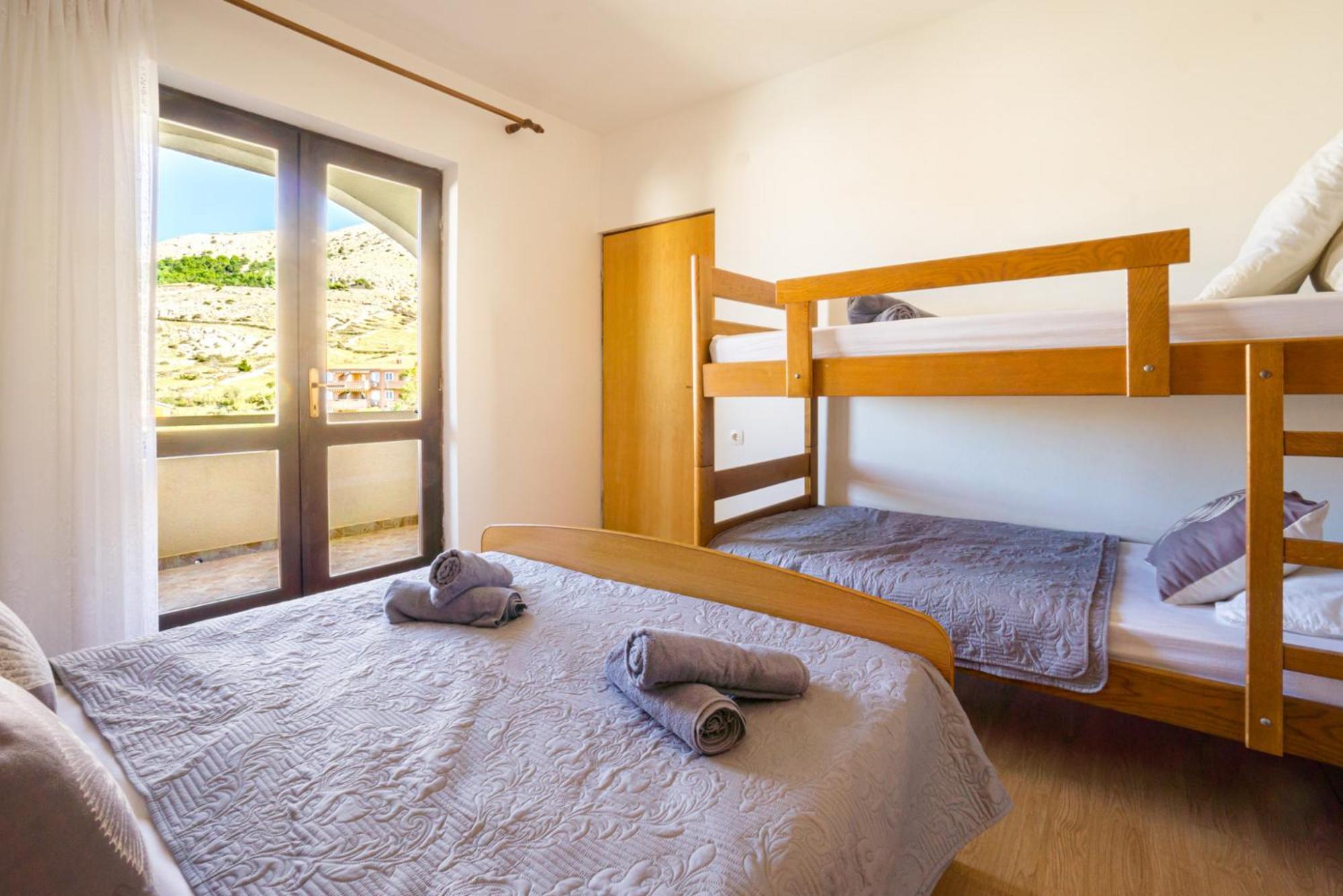 Apartment And Room Bacic ميتغنا الغرفة الصورة