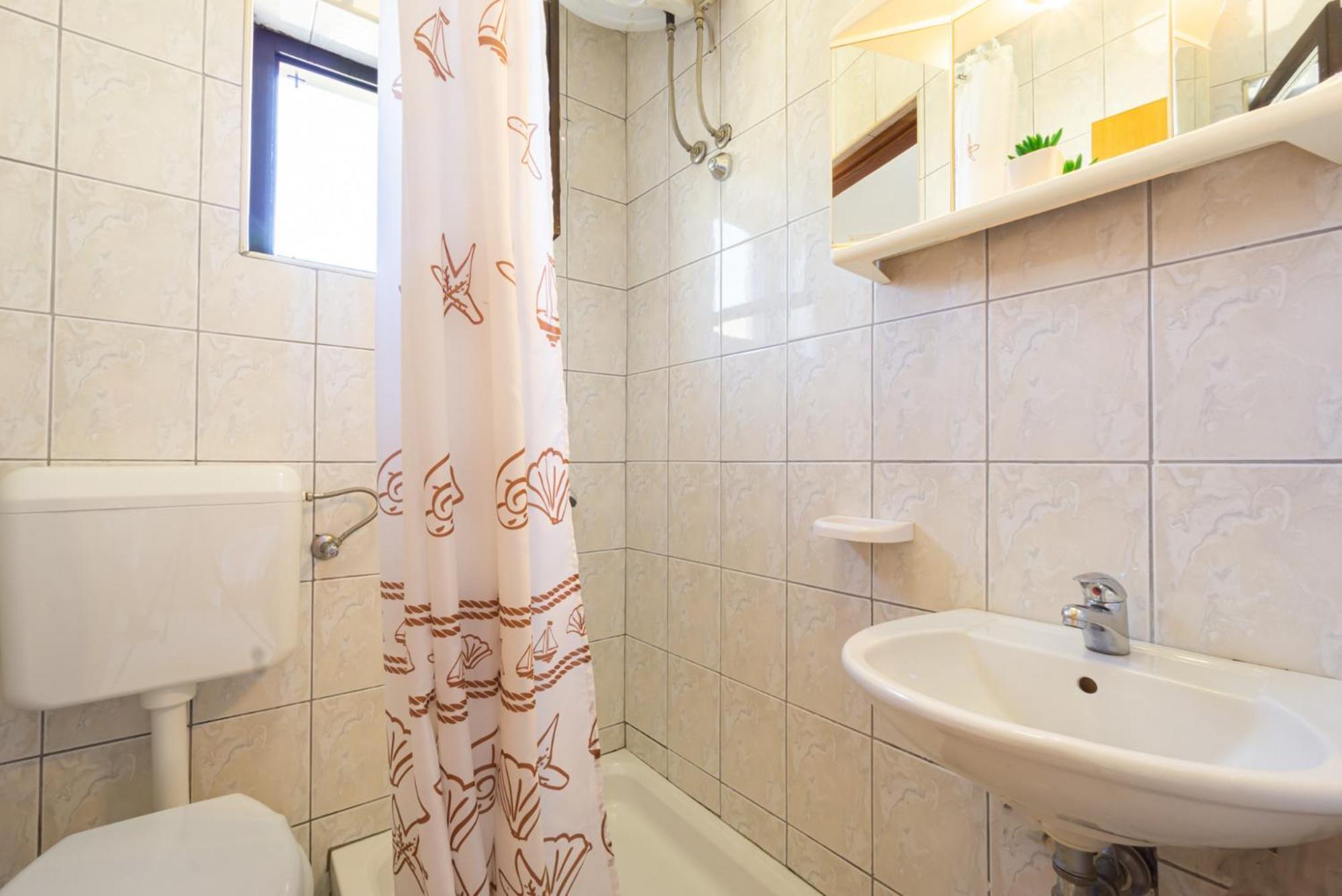 Apartment And Room Bacic ميتغنا الغرفة الصورة