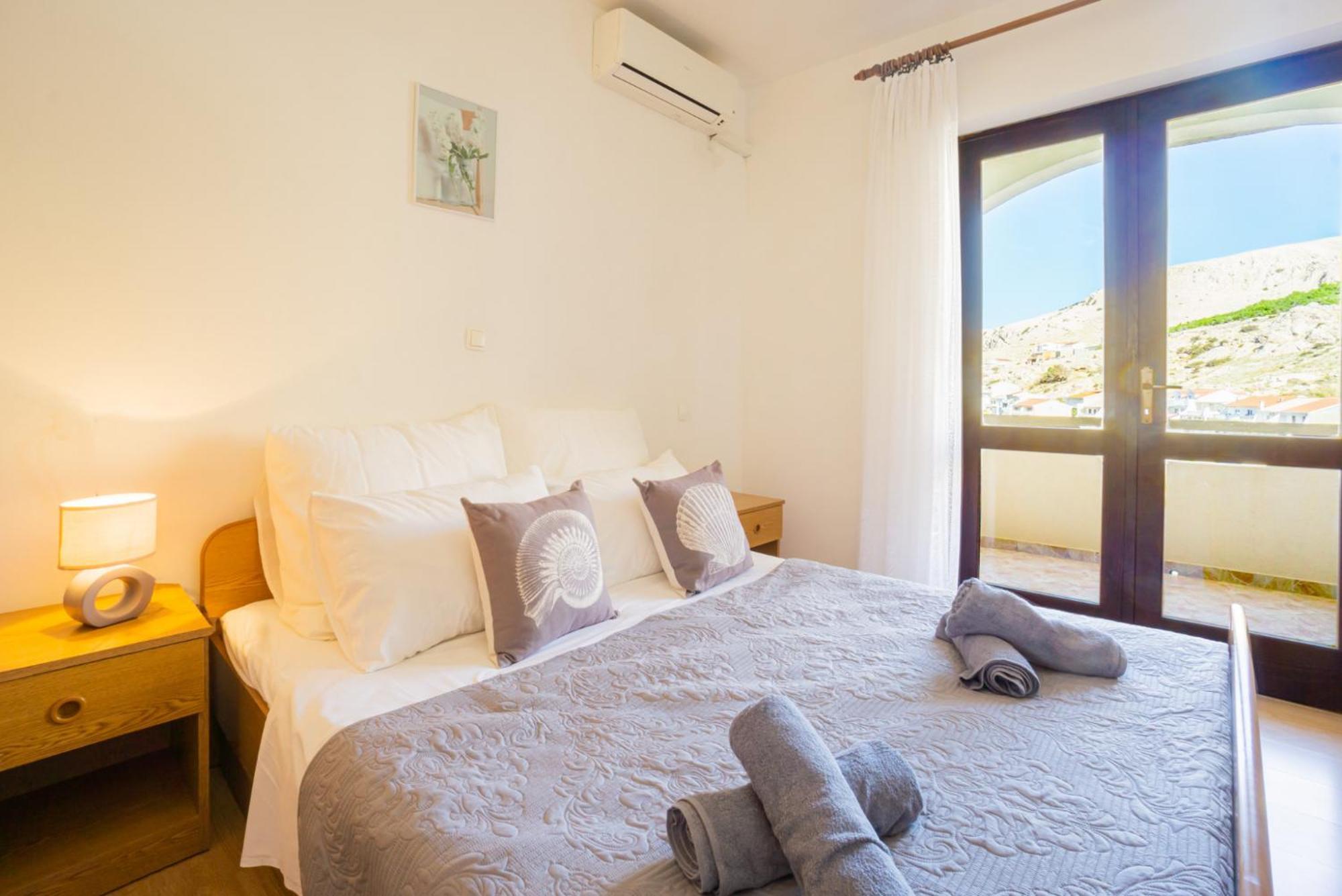 Apartment And Room Bacic ميتغنا الغرفة الصورة